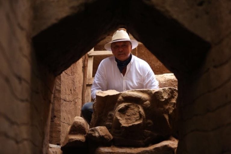 Hallan cabeza olmeca en Guatemala que revela misterio sobre cultura maya