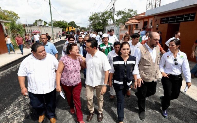 Carlos Joaquín invierte 29.7 millones de pesos en la rehabilitación de calles en Chetumal