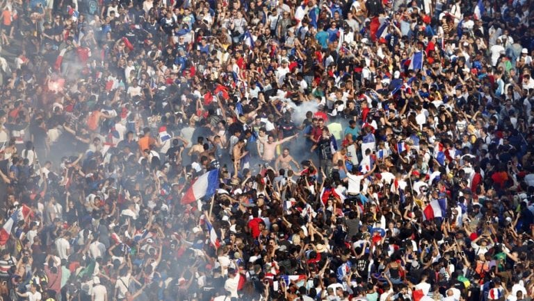 Se registran enfrentamientos y saqueos en Francia por festejo tras la victoria