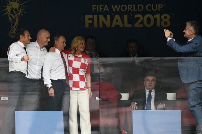 Presidentes olvidan protocolos para festejar la final del Mundial