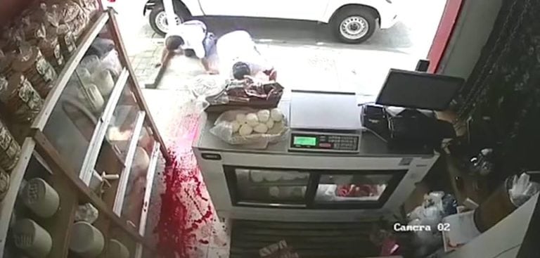 Asesinan a sangre fría a tres aguacateros de Michoacán (Video)