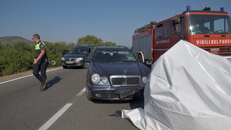 Mercedes Benz atropella a George Clooney en Italia (Fotos)