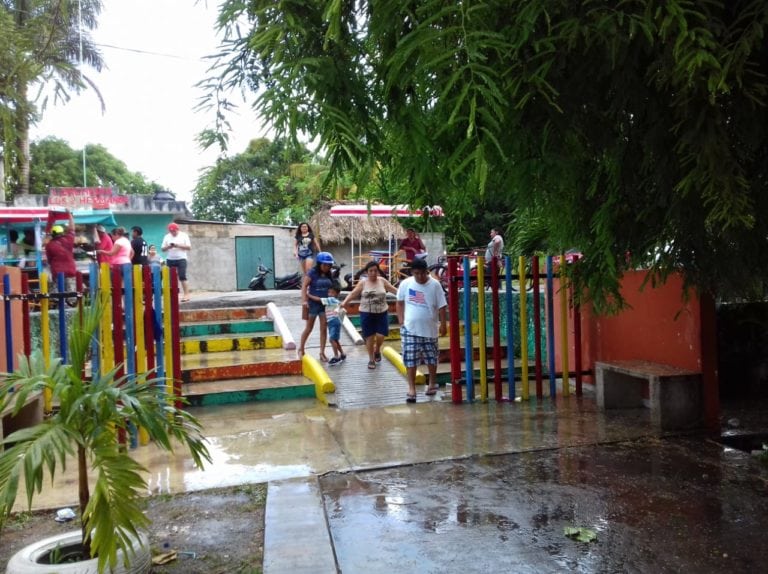 A pesar de la lluvia, la gente votó en Carrillo Puerto