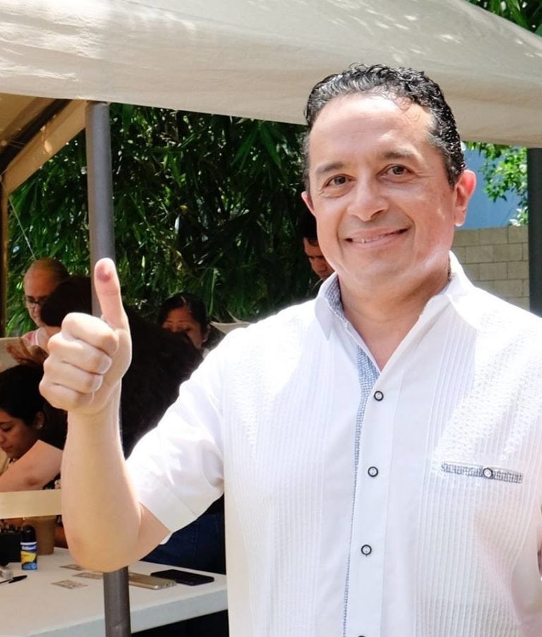 Carlos Joaquín invita a todos a emitir su voto en paz y libremente