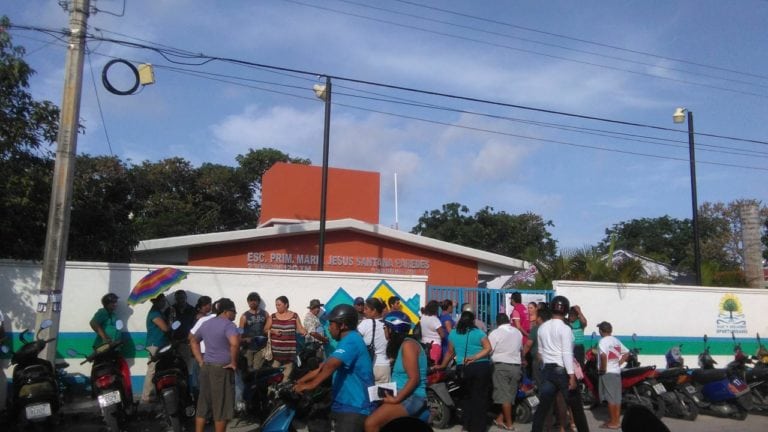 Pasa una hora y no abren algunas casillas en Cozumel