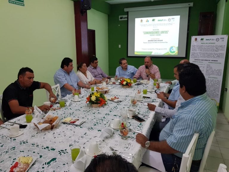 Charla con tesorero, acerca a la sociedad y gobierno