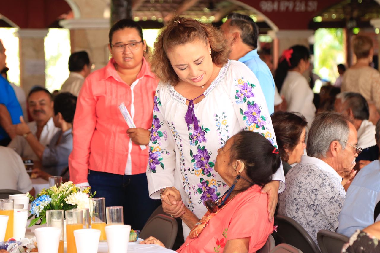 Festeja Solidaridad a los adultos mayores en su día