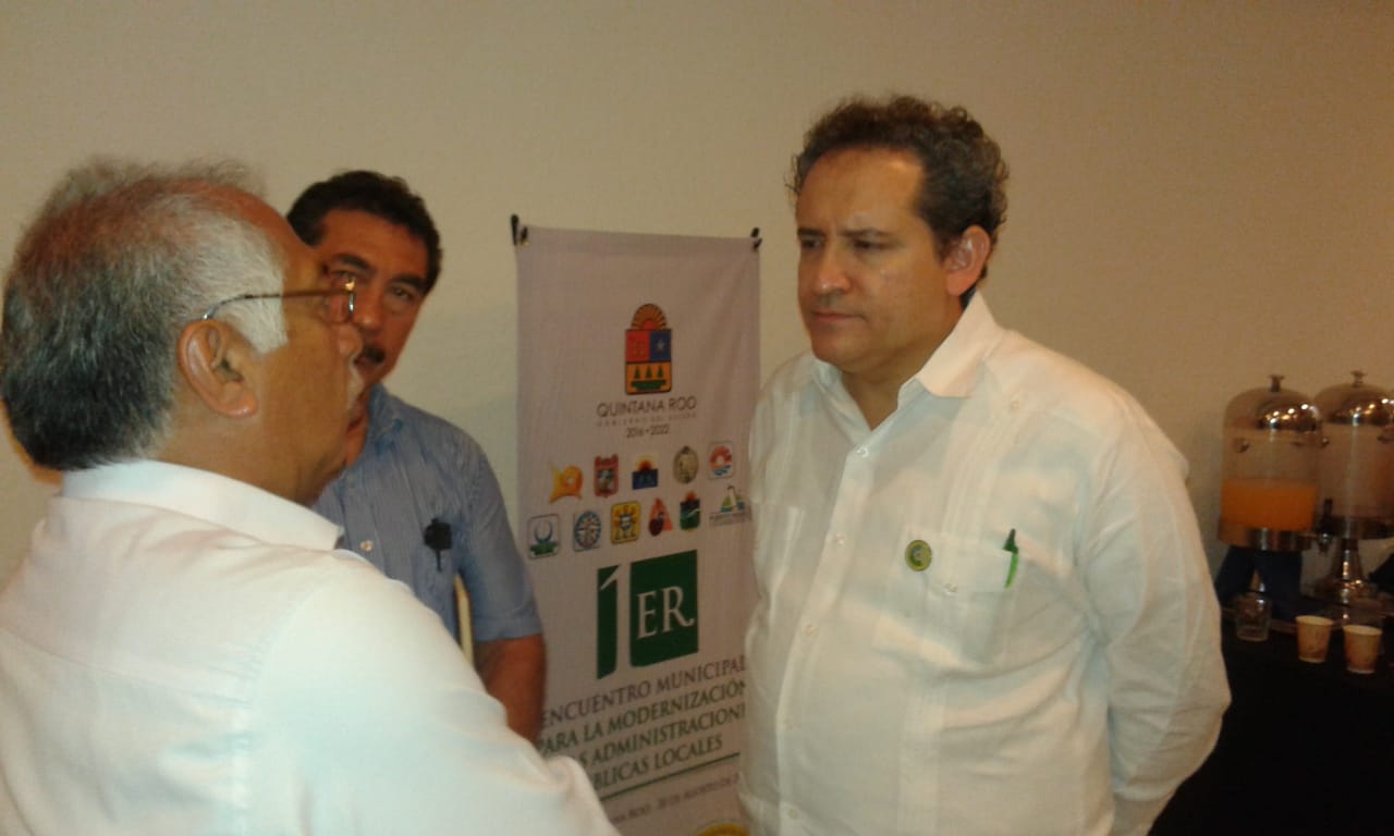 Se pierden recursos por burócratas sin preparación