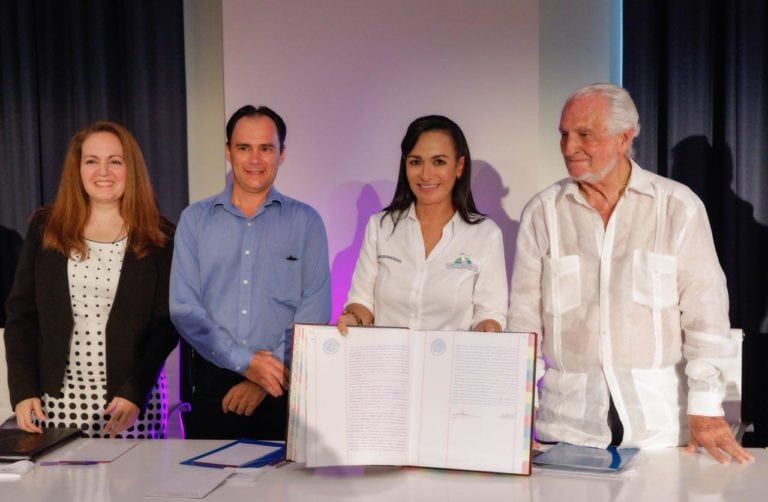 Constituyen ante notario “Protocolo Puerto Morelos para la preservación de sus playas”