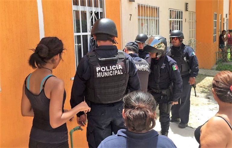 Rescatan a niña discapacitada de casa abandonada en Chetumal