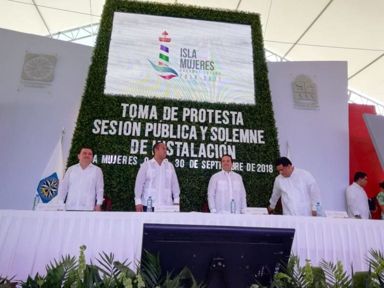 Inicia Juan Carrillo segundo periodo en Isla Mujeres