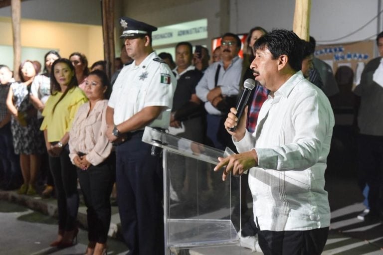 Recibe Víctor Mas el mando policiaco en Tulum