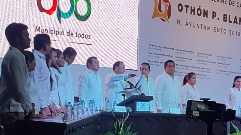 Abre Pastrana el desfile de las 11 nuevas autoridades municipales