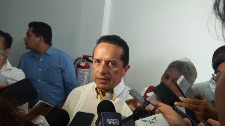 Carlos Joaquín respalda la labor de Alberto Capella tras acusaciones