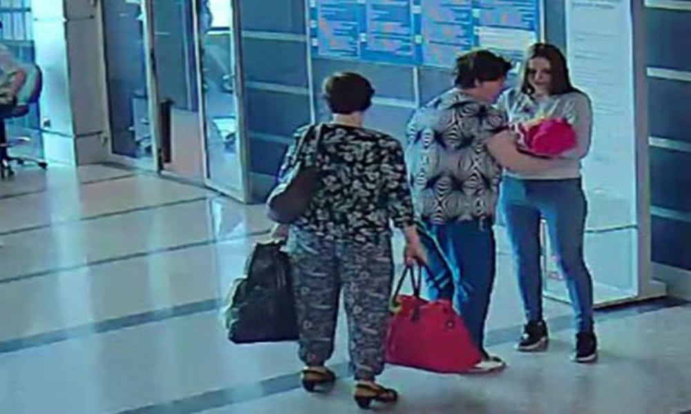 Video muestra cómo madre vende a su bebé por 900 pesos