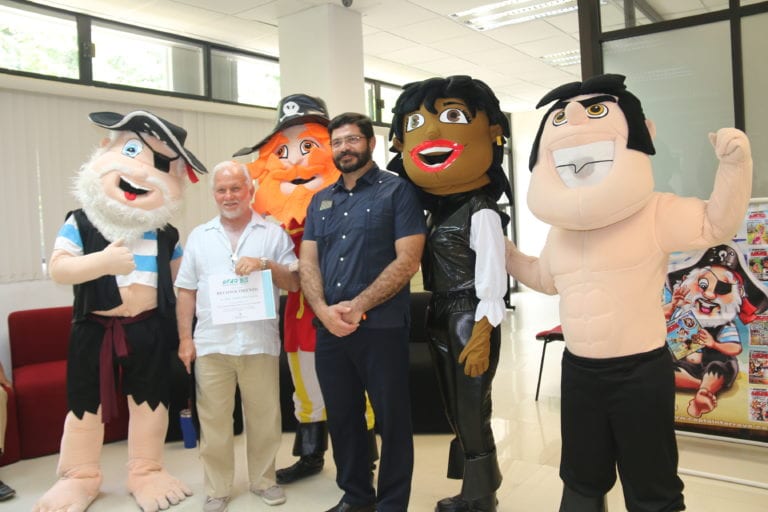 Presentaron el libro infantil  “Un pirata de corazón noble” en Playa del Carmen