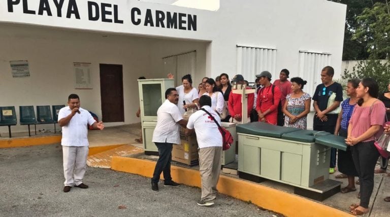 Dona “Chano” Toledo equipo médico a la Cruz Roja de Villas del Sol