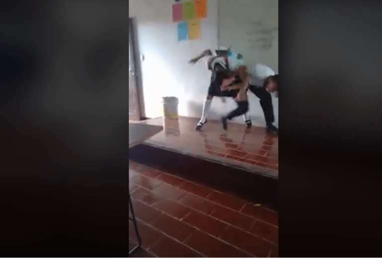 “Linchan” en redes sociales al alumno que golpea en un video a su compañera