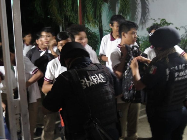 Crea pánico con pistola de agua