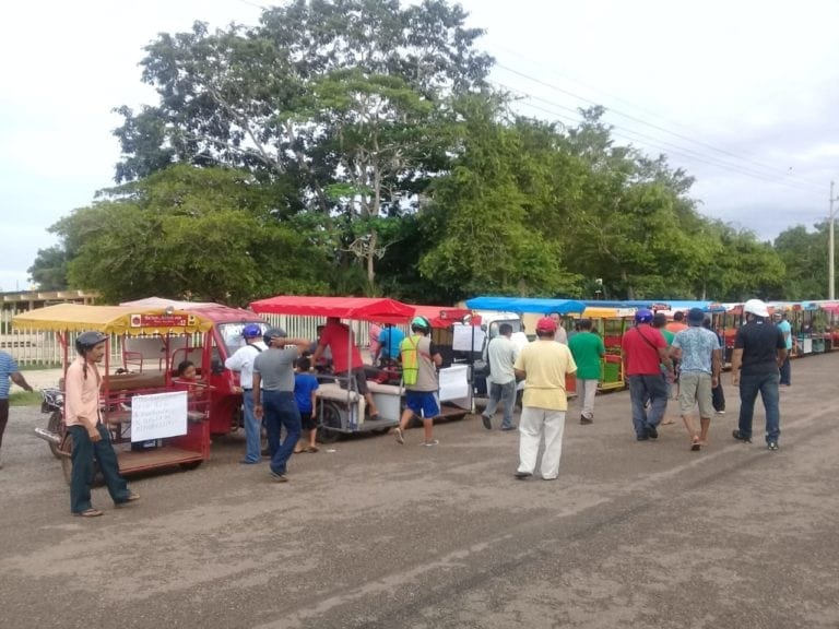 Protestan con caravana mototaxistas de Kantunilkín
