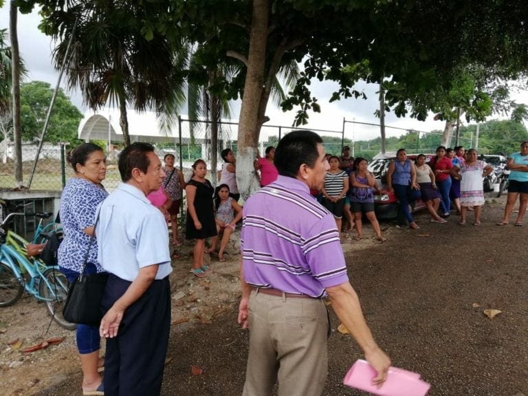 Director veda acceso a clases a maestra en la zona maya