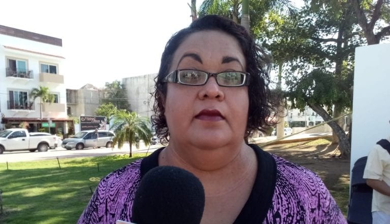 Excluyen a presidenta de comisión de migrantes de reunión con el INM