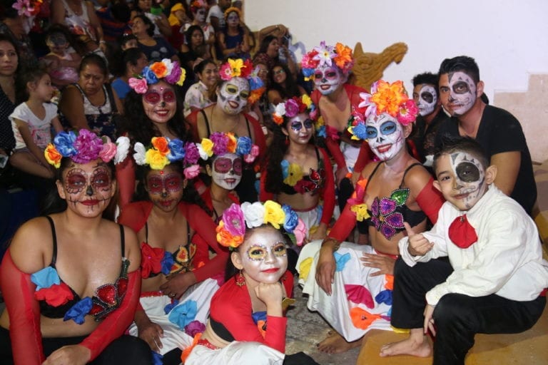 Participaron más de 700 personas en “Todas Somos Catrinas”