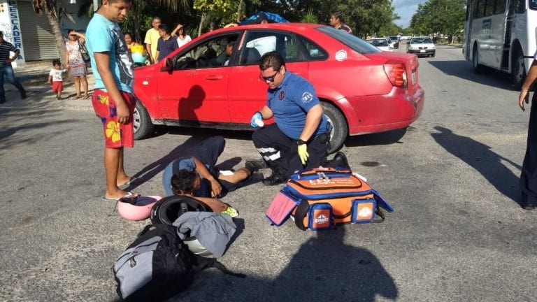Choca moto en la Guadalupana; hay 4 lesionados