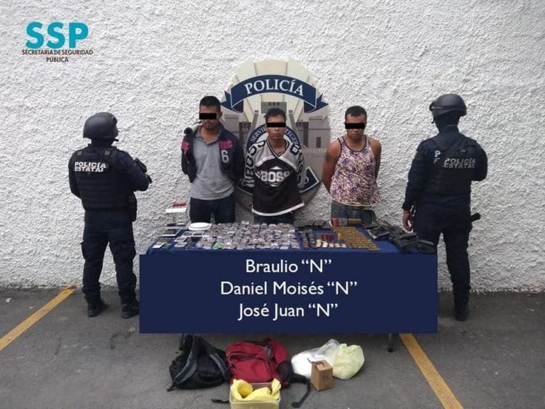 Detienen en Cancún a sujetos “bien armados”