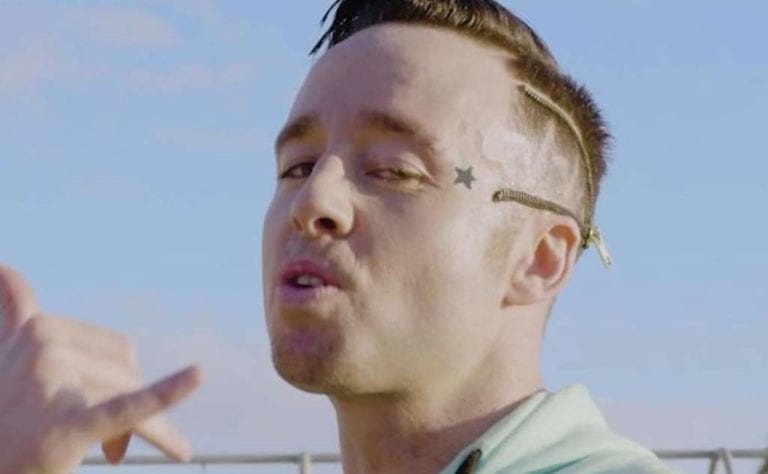 Muere famoso rapero por caer de un avioneta