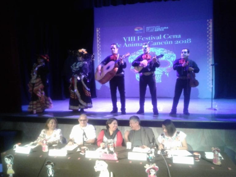 Atraen turistas con Festival de las Ánimas