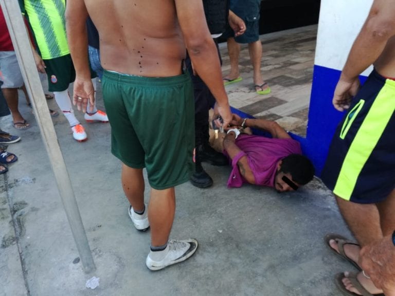 Atrapan vecinos de la Colosio a ladrón