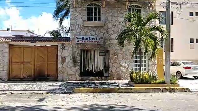 Balean y queman barbería en Cancún