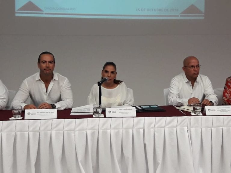 Va Mara por recursos federales para atender recale de sargazo