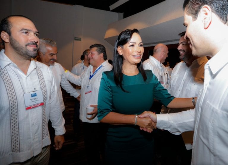 Laura Fernández posiciona a Puerto Morelos en el mercado internacional