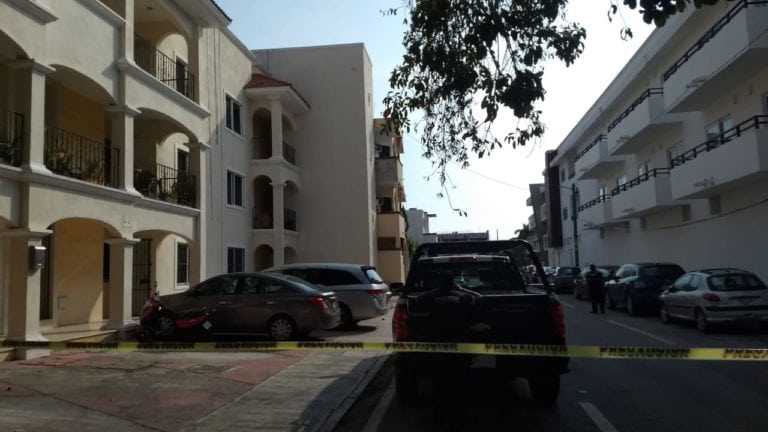 Por su cocina apestosa, pensaron que estaba muerto