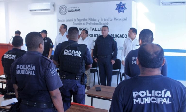 Policías de Solidaridad se capacitan en la entrega de información