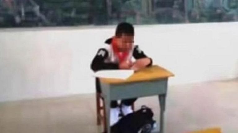 Profesor separa a niño con cáncer para que no “contagie” a sus compañeros