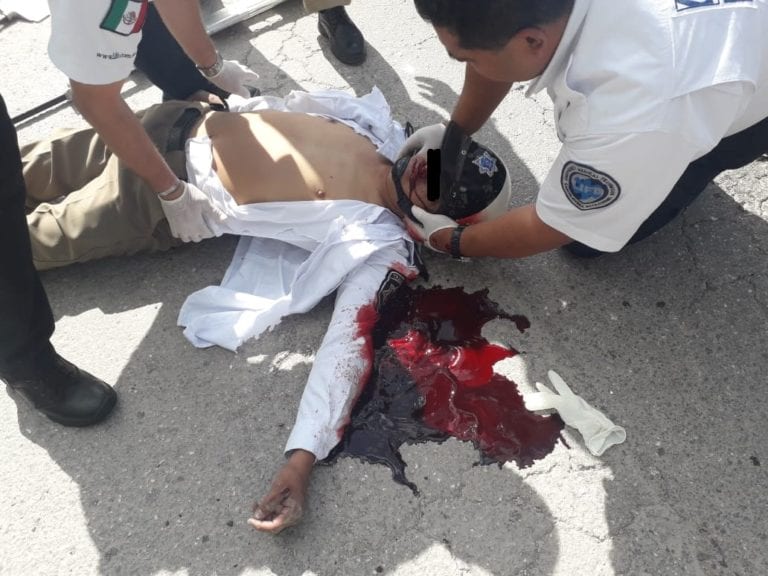 Camión arrollan a dos elementos de Tránsito en Cancún y mata a uno