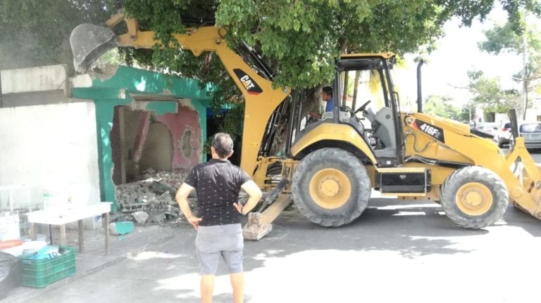 Desalojan a extranjeros que ocuparon de manera ilegal una propiedad