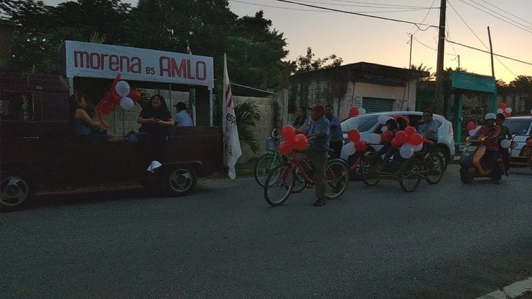 Realizan “caravana del triunfo” de AMLO en Carrillo Puerto