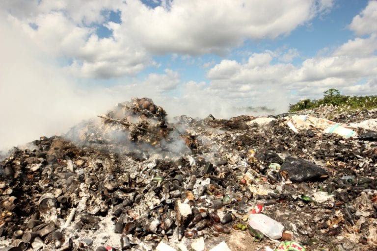 Pide legisladora poner fin a foco de contaminación en Mahahual