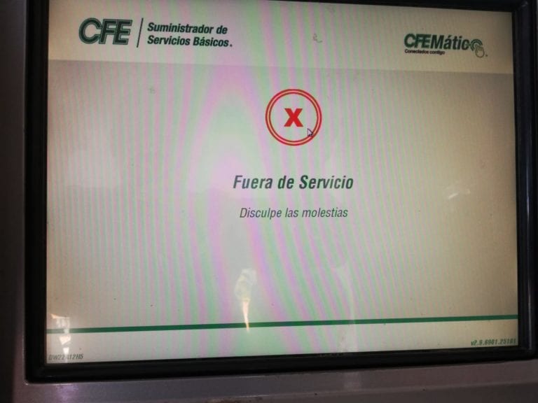 “CFEMáticos” descompuestos en Playa y la CFE no responde