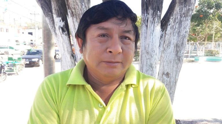 Familia maya pide ayuda para su hijo, con problemas en el cerebro