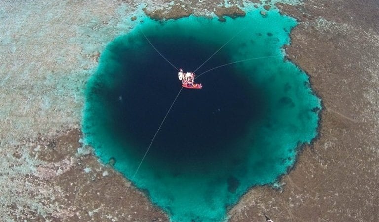 “Agujero del Dragón”, el hoyo marítimo más profundo del mundo