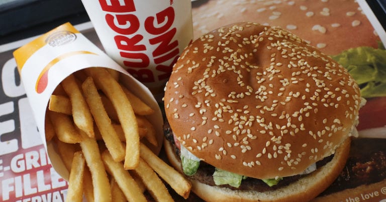 Sujeto demanda a Burger King por no cumplir su promesa