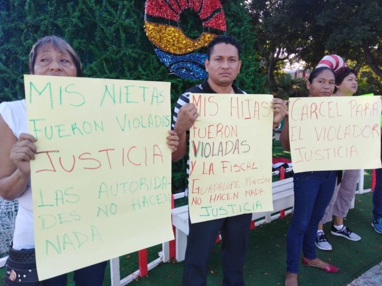 Protestan contra violador en Palacio Municipal de Benito Juárez