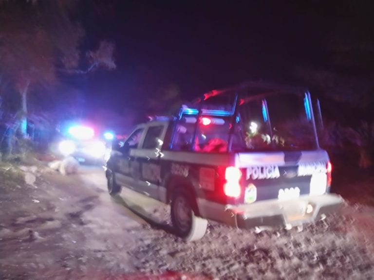 Regresan invasores a predio en Tulum y los sacan a balazos