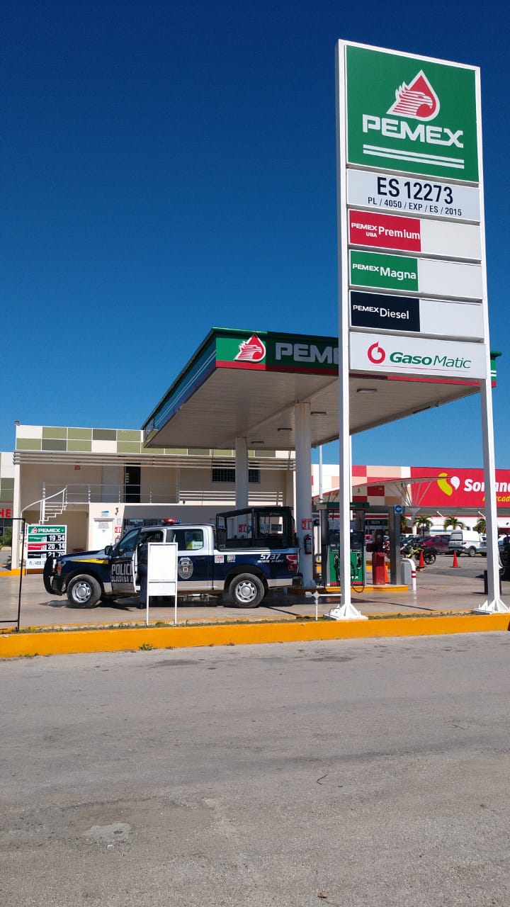 Asaltan gasolinera de Mi Plaza Los Héroes de Cancún