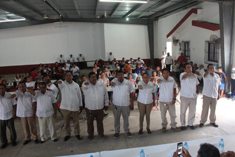 Rinde protesta Julio Mariano Canul, líder de taxistas en Kantunilkín